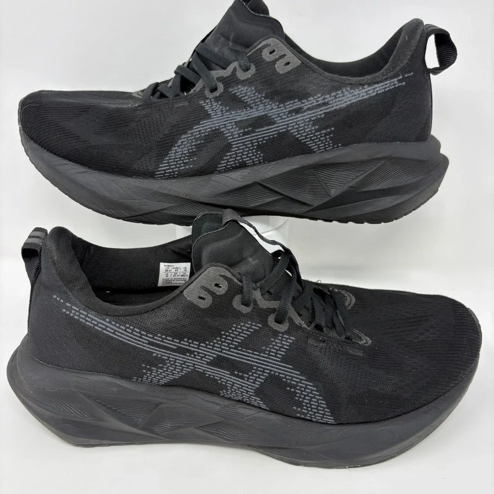 ASICS Novablast 5 Mens Size 10 Black Athletic Running Shoes Sneakers (1011B974)